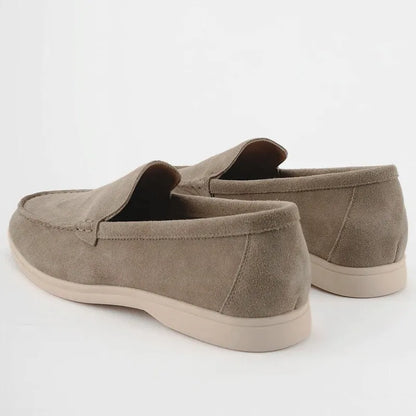 紳士靴, メンズシューズ, スエードシューズ, カウスエード, ローファー, スリップオン, カジュアルシューズ, 高級靴, プレミアムシューズ, ビジネスシューズ, 軽量靴, 快適シューズ, 春秋靴, ラバーソール, スタイリッシュシューズ, 耐久性, 伝統的デザイン, 手作り靴, 洗練された靴, 上質素材, ファッションシューズ, ヨーロピアンスタイル, エレガントシューズ, ベージュソール, ホワイトソール, サイズ豊富, クラシックデザイン, ステッチング製法, ソフトレザー, 日本サイズ, 24.5cm-28.5cm,

Gentlemen’s shoes, men’s shoes, suede shoes, cow suede, loafers, slip-on, casual shoes, luxury shoes, premium shoes, business shoes, lightweight shoes, comfortable shoes, spring/fall shoes, rubber sole, stylish shoes, durable, traditional desi