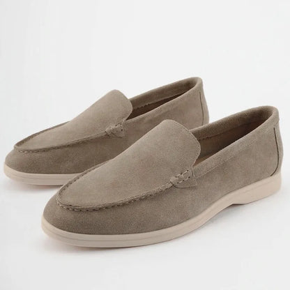紳士靴, メンズシューズ, スエードシューズ, カウスエード, ローファー, スリップオン, カジュアルシューズ, 高級靴, プレミアムシューズ, ビジネスシューズ, 軽量靴, 快適シューズ, 春秋靴, ラバーソール, スタイリッシュシューズ, 耐久性, 伝統的デザイン, 手作り靴, 洗練された靴, 上質素材, ファッションシューズ, ヨーロピアンスタイル, エレガントシューズ, ベージュソール, ホワイトソール, サイズ豊富, クラシックデザイン, ステッチング製法, ソフトレザー, 日本サイズ, 24.5cm-28.5cm,

Gentlemen’s shoes, men’s shoes, suede shoes, cow suede, loafers, slip-on, casual shoes, luxury shoes, premium shoes, business shoes, lightweight shoes, comfortable shoes, spring/fall shoes, rubber sole, stylish shoes, durable, traditional desi
