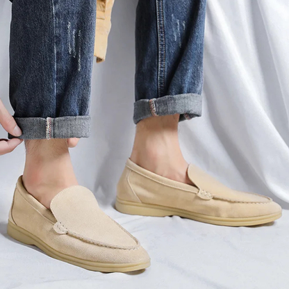 スエードローファー,メンズローファー,紳士靴,カジュアルシューズ,ビジネスカジュアル,クラシックスタイル,通気性靴,滑り止めソール,快適な靴,軽量ローファー,ソフトインソール,定番スタイル,スリップオン,歩きやすい靴,高品質スエード,ドライビングシューズ,普段使い靴,ファッション靴,秋冬靴,プレミアムローファー,日本サイズ対応,ヨーロッパスタイル,上品な靴,老舗風デザイン,限定アイテム,ベージュシューズ,ブラウンシューズ,ブラックローファー,男性向け靴,アシュフォード,

suede loafers,men's loafers,casual shoes,classic shoes,comfortable loafers,breathable shoes,lightweight footwear,driving shoes,slip-on shoes,soft suede,men's fashion,elegant shoes,old money style,business casual shoes,versatile loafers,premium shoes,suede footwear,spring s