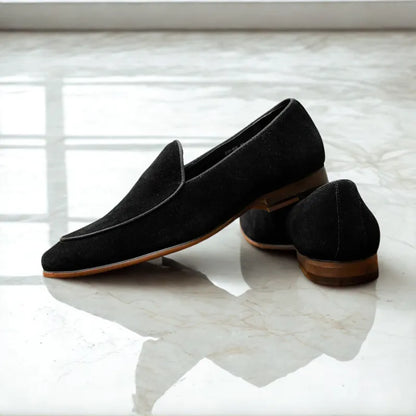 スエード, suede, ローファー, loafers, メンズ, men, 高級, premium, 本革, genuine leather, 手作り, handmade, 限定, limited edition, 春秋, spring/autumn, ビジネス, business, カジュアル, casual, エレガント, elegant, 上品, sophisticated, コンフォート, comfort, ドレスシューズ, dress shoes, 英国風, English style, クラシック, classic, 伝統, tradition, プレミアムブランド, premium brand, アシュフォード, Ashford&Co., サヴォイ, Savoy, イングランド, England, 革靴, leather shoes, スリッポン, slip-on, フォーマル, formal, 通気性, breathable, 耐久性, durable, グリップ, grip, ソフトインソール, soft insole, ハンドステッチ, handstitched, ラバーソール, rub