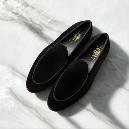 スエード, suede, ローファー, loafers, メンズ, men, 高級, premium, 本革, genuine leather, 手作り, handmade, 限定, limited edition, 春秋, spring/autumn, ビジネス, business, カジュアル, casual, エレガント, elegant, 上品, sophisticated, コンフォート, comfort, ドレスシューズ, dress shoes, 英国風, English style, クラシック, classic, 伝統, tradition, プレミアムブランド, premium brand, アシュフォード, Ashford&Co., サヴォイ, Savoy, イングランド, England, 革靴, leather shoes, スリッポン, slip-on, フォーマル, formal, 通気性, breathable, 耐久性, durable, グリップ, grip, ソフトインソール, soft insole, ハンドステッチ, handstitched, ラバーソール, rub