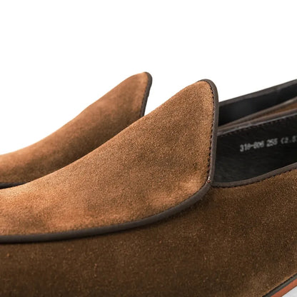 スエード, suede, ローファー, loafers, メンズ, men, 高級, premium, 本革, genuine leather, 手作り, handmade, 限定, limited edition, 春秋, spring/autumn, ビジネス, business, カジュアル, casual, エレガント, elegant, 上品, sophisticated, コンフォート, comfort, ドレスシューズ, dress shoes, 英国風, English style, クラシック, classic, 伝統, tradition, プレミアムブランド, premium brand, アシュフォード, Ashford&Co., サヴォイ, Savoy, イングランド, England, 革靴, leather shoes, スリッポン, slip-on, フォーマル, formal, 通気性, breathable, 耐久性, durable, グリップ, grip, ソフトインソール, soft insole, ハンドステッチ, handstitched, ラバーソール, rub