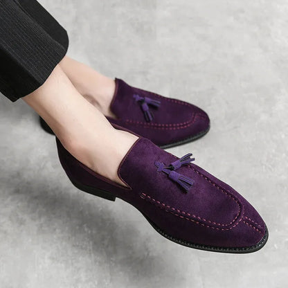 メンズローファー, タッセルローファー, ビジネスシューズ, 本革, 高級靴, フォーマル, 通気性, スリップオン, クラシックスタイル, ヨーロッパ製法, イギリス風, プレミアムシューズ, 紳士靴, 結婚式, パーティー靴, 高品質, 秋冬シューズ, オフィススタイル, 大人ファッション, 足元おしゃれ, 限定販売, 静音ソール, 滑り止め, 高評価, エレガント, プレゼント, ブランド靴, スエードローファー, 快適フィット, 高級感,
men's loafer, tassel loafer, suede shoes, formal shoes, office shoes, breathable, premium leather, slip-on shoes, british style, classic loafer, dress shoes, italian style, comfortable fit, goodyear welt, smart casual, elegant design, limited edition, durable outsole, soft lining, wedd